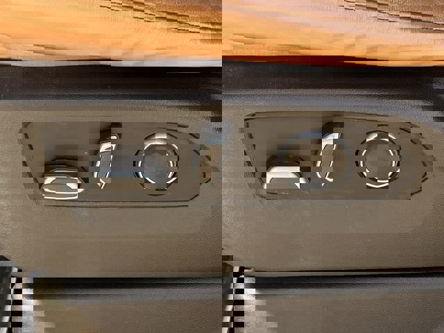 Used 2021 Cadillac Escalade ESV Premium Luxury w/ Driver Assist Tech Package image 27