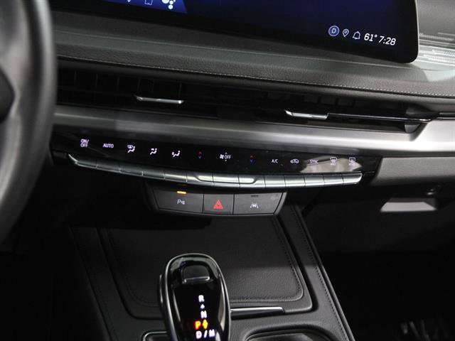 Certified 2025 Cadillac XT4 Premium Luxury image 14