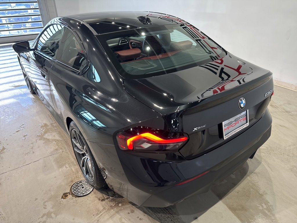 Used 2025 BMW 230i xDrive Coupe w/ Premium Package image 9