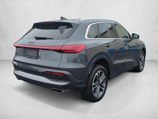 Used 2025 Audi Q5 Premium w/ Convenience Package image 5