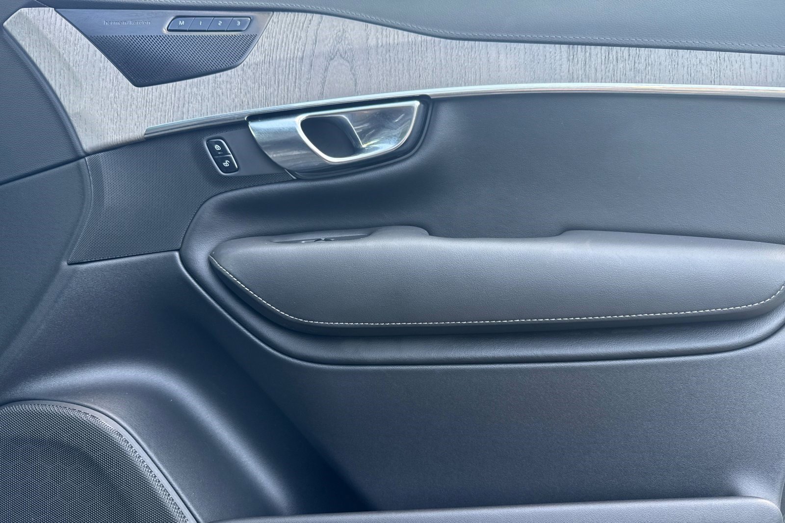 Used 2022 Volvo XC90 T8 Inscription w/ Advanced Package image 22