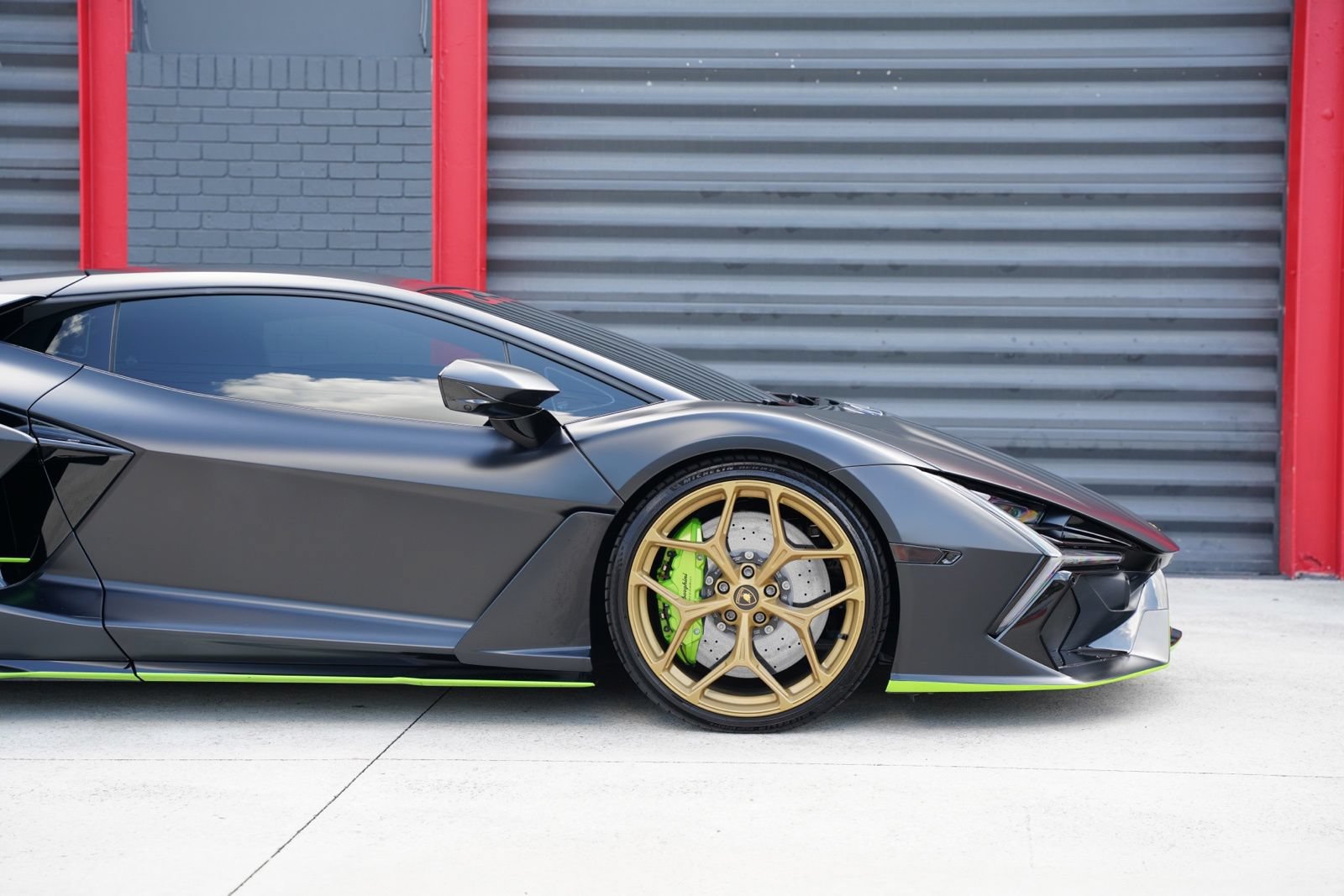 Used 2024 Lamborghini Revuelto AWD/4WD image 15