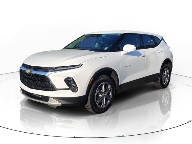 Used 2024 Chevrolet Blazer LT w/ Driver Confidence Package FWD image 4