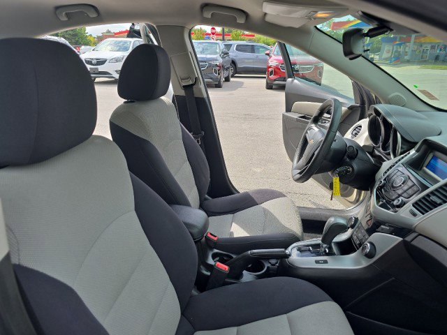 Used 2014 Chevrolet Cruze LS image 40