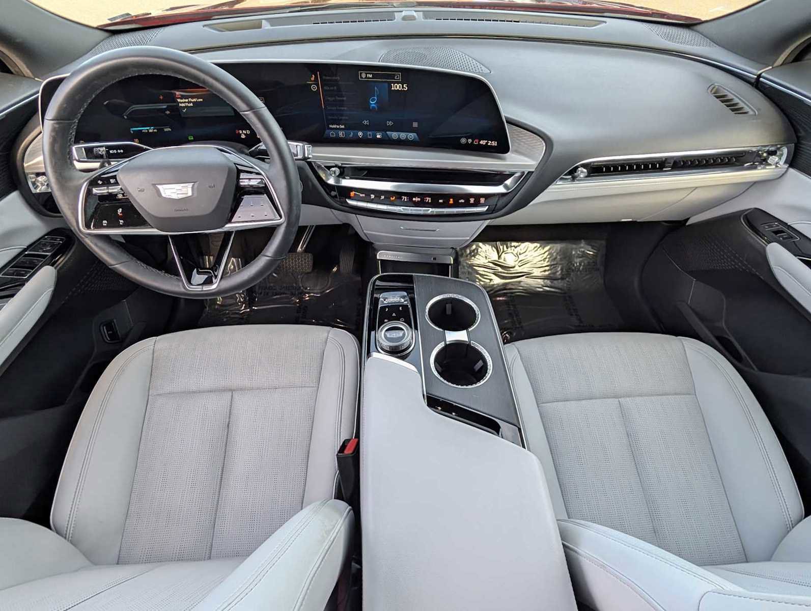 Used 2024 Cadillac Lyriq Sport image 9