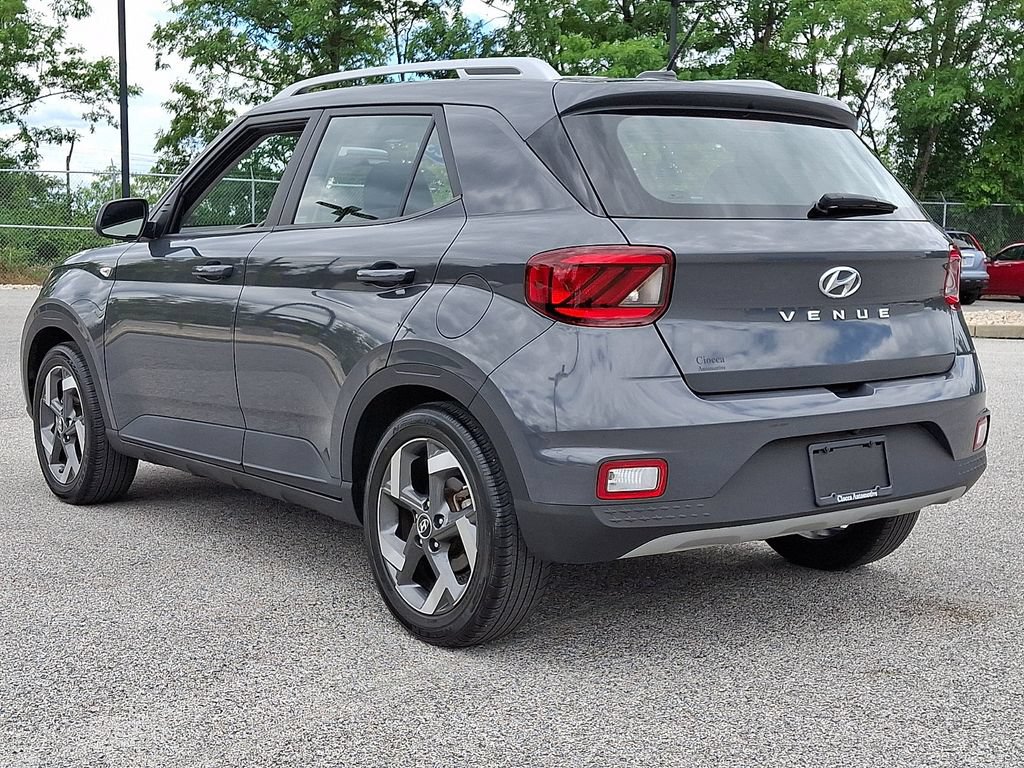 Used 2023 Hyundai Venue SEL w/ Cargo Package FWD image 7