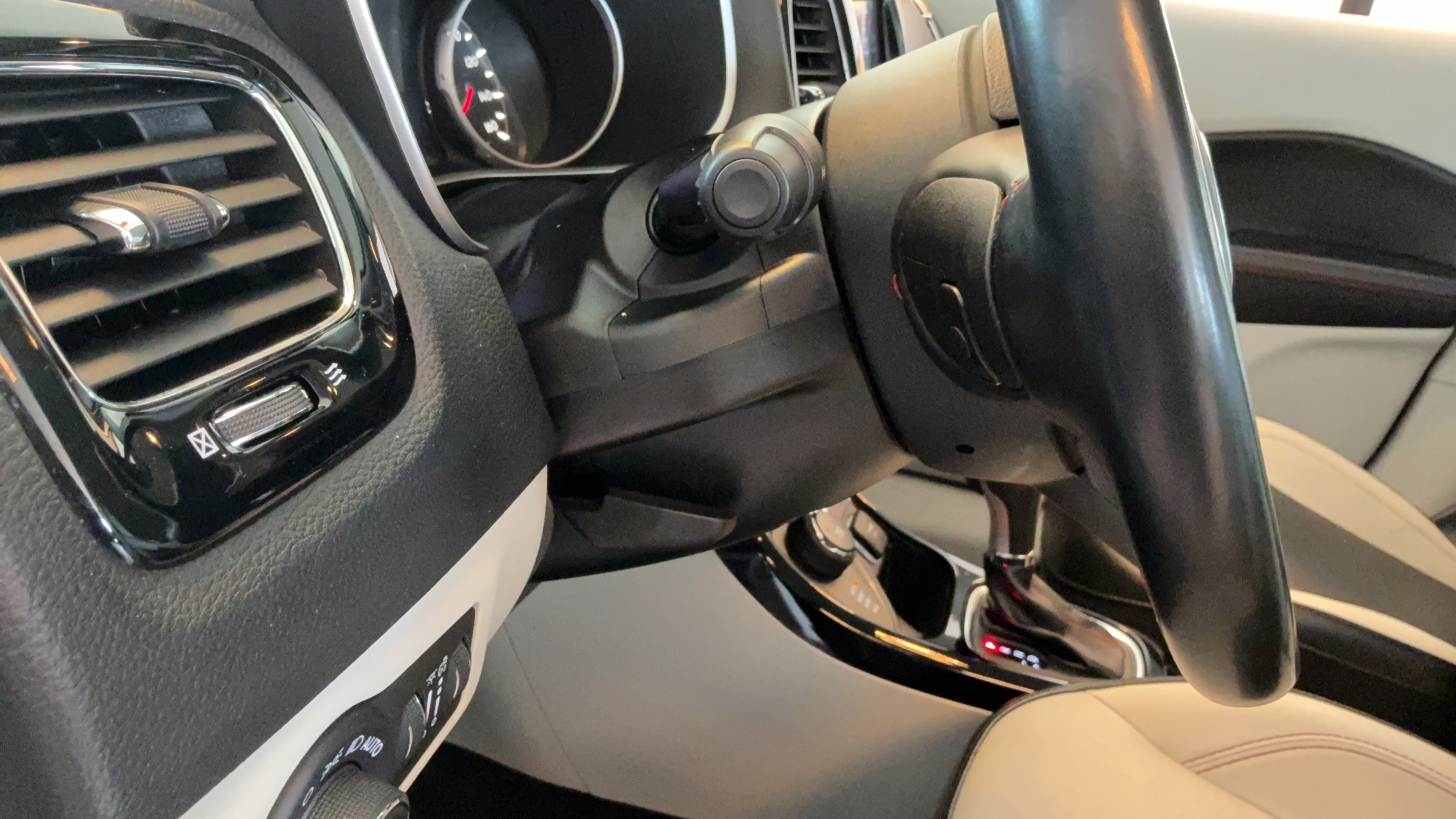 Used 2020 Jeep Compass Limited AWD/4WD image 19