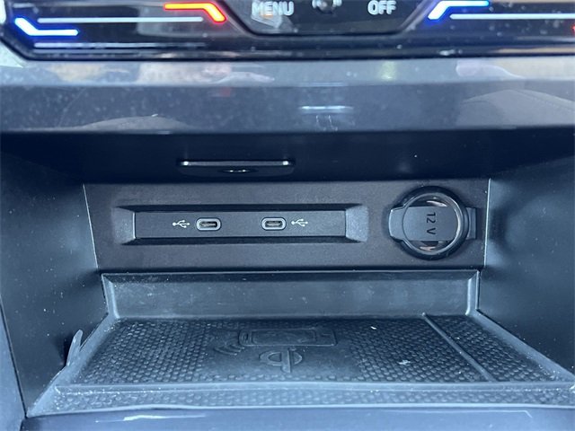 Used 2024 Volkswagen Tiguan SE R-Line image 16