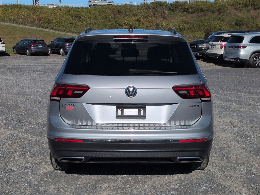 Used 2021 Volkswagen Tiguan SE w/ Panoramic Sunroof Package image 4