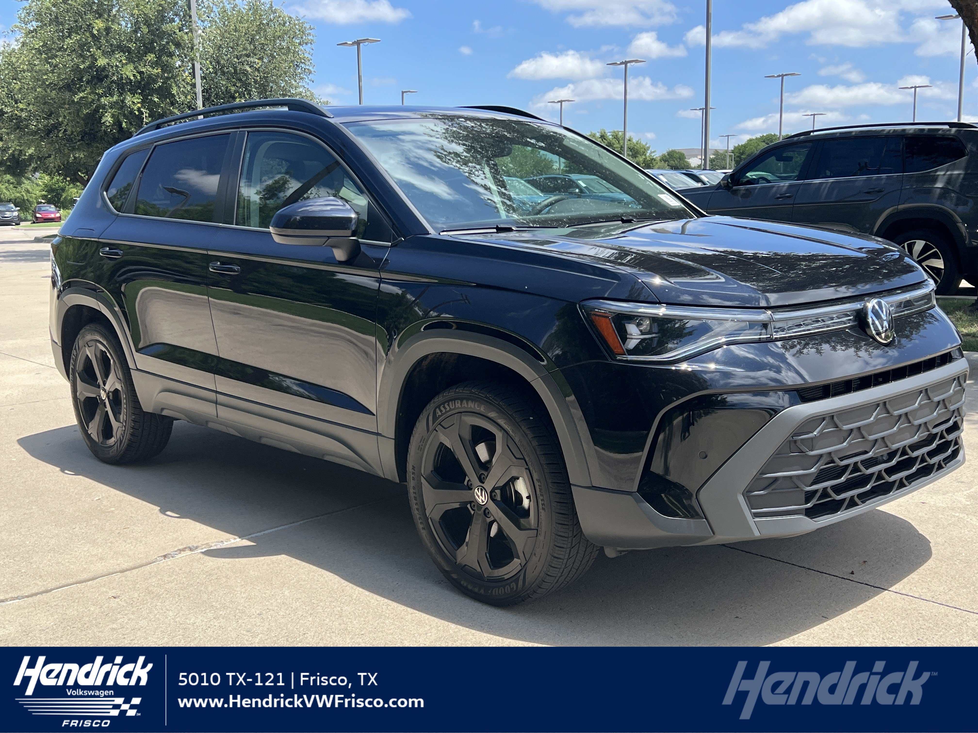 Certified 2025 Volkswagen Taos SE AWD/4WD image 1