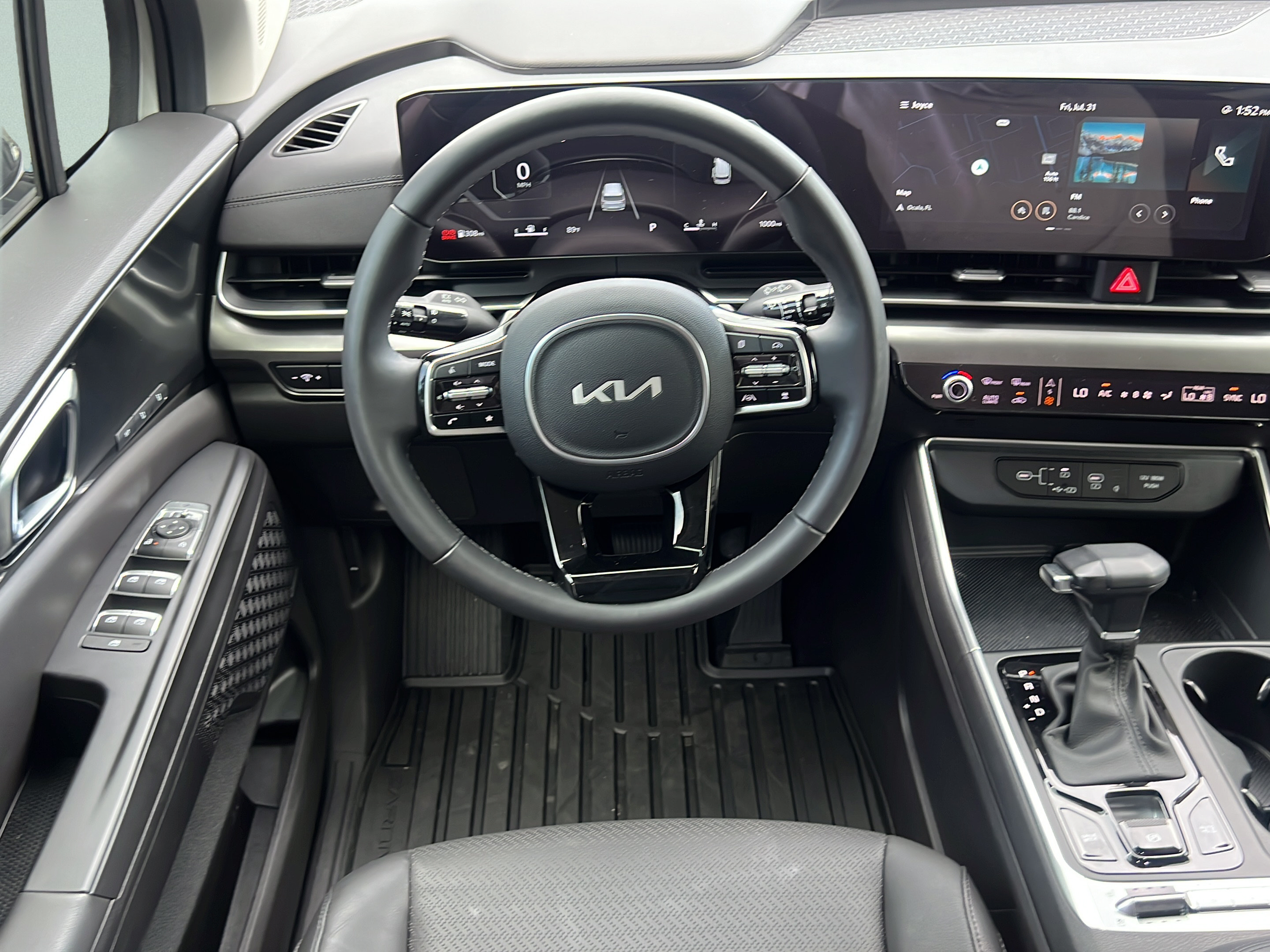 Used 2025 Kia Carnival SX Prestige FWD image 12