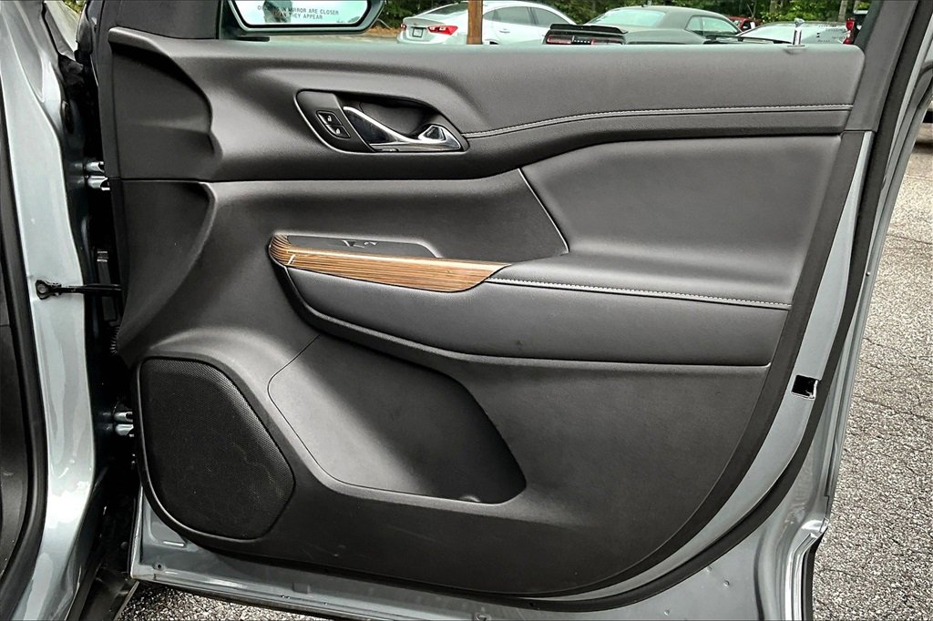 Certified 2023 GMC Acadia SLE w/ Driver Convenience Package image 24