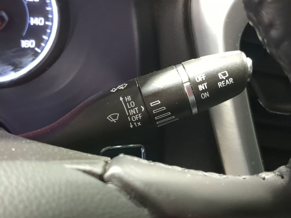 Used 2022 GMC Acadia SLT w/ LPO, Floor Liner Package image 32