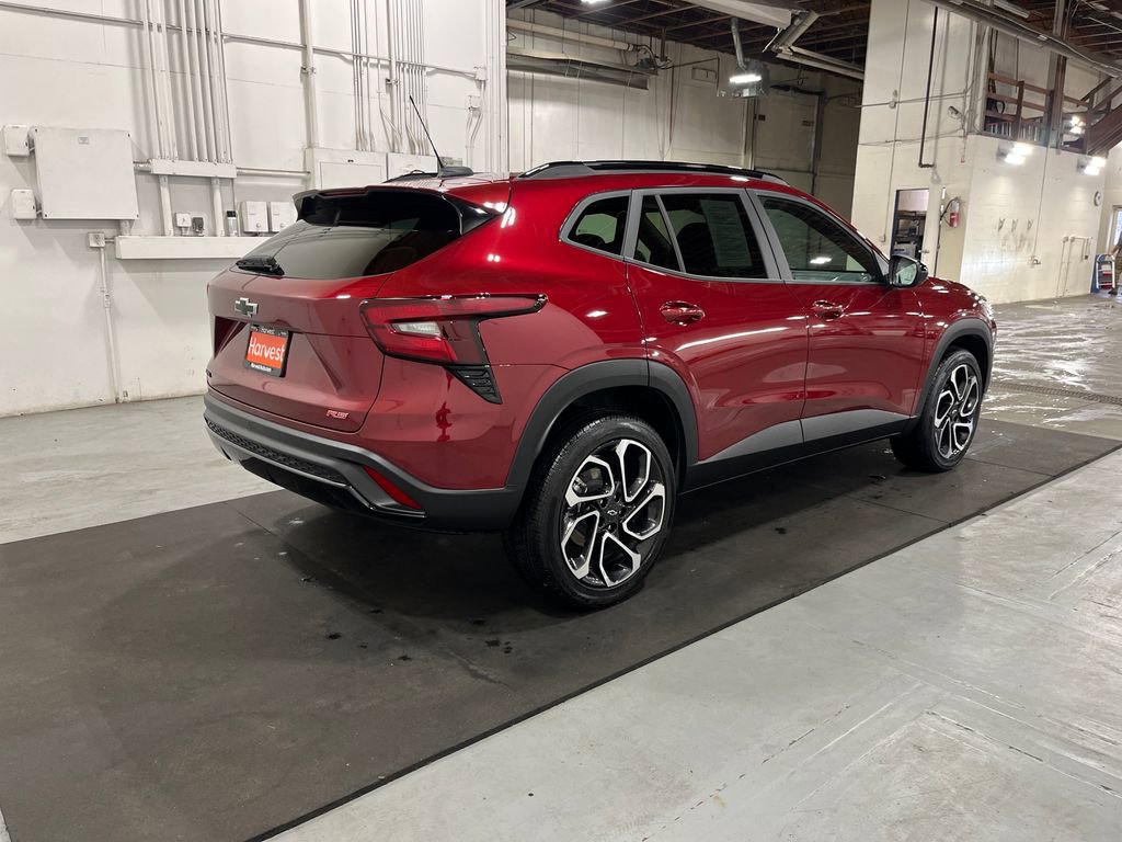 Used 2025 Chevrolet Trax RS w/ Sunroof Package image 11