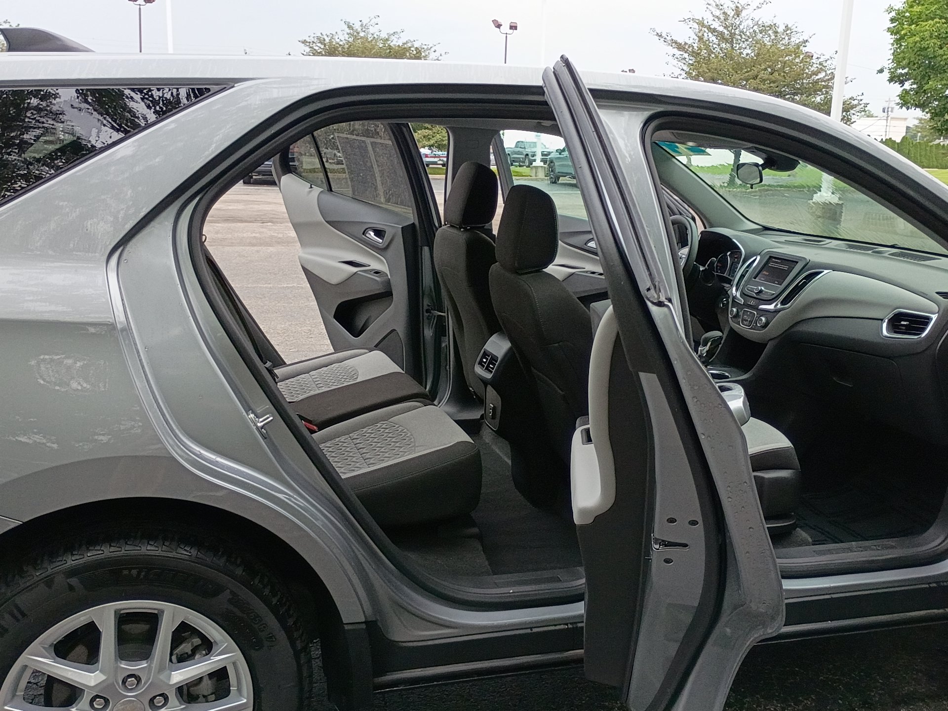 Used 2024 Chevrolet Equinox LS w/ LS Convenience Package FWD image 15