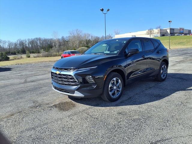 Used 2025 Chevrolet Blazer LT image 36
