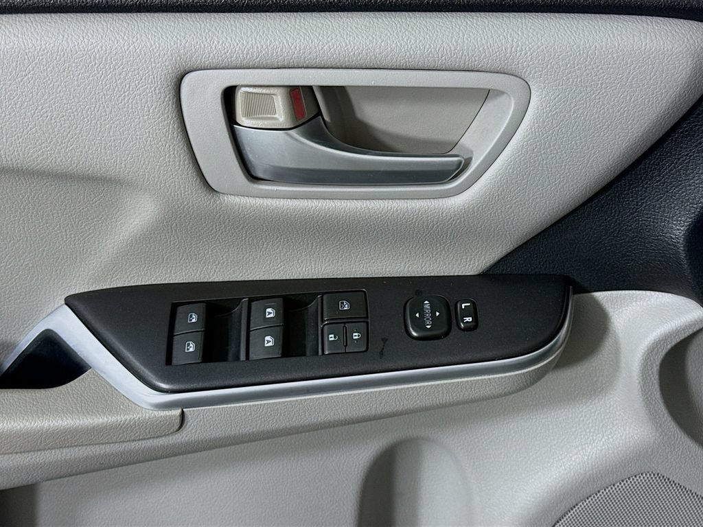 Used 2015 Toyota Camry LE FWD image 21