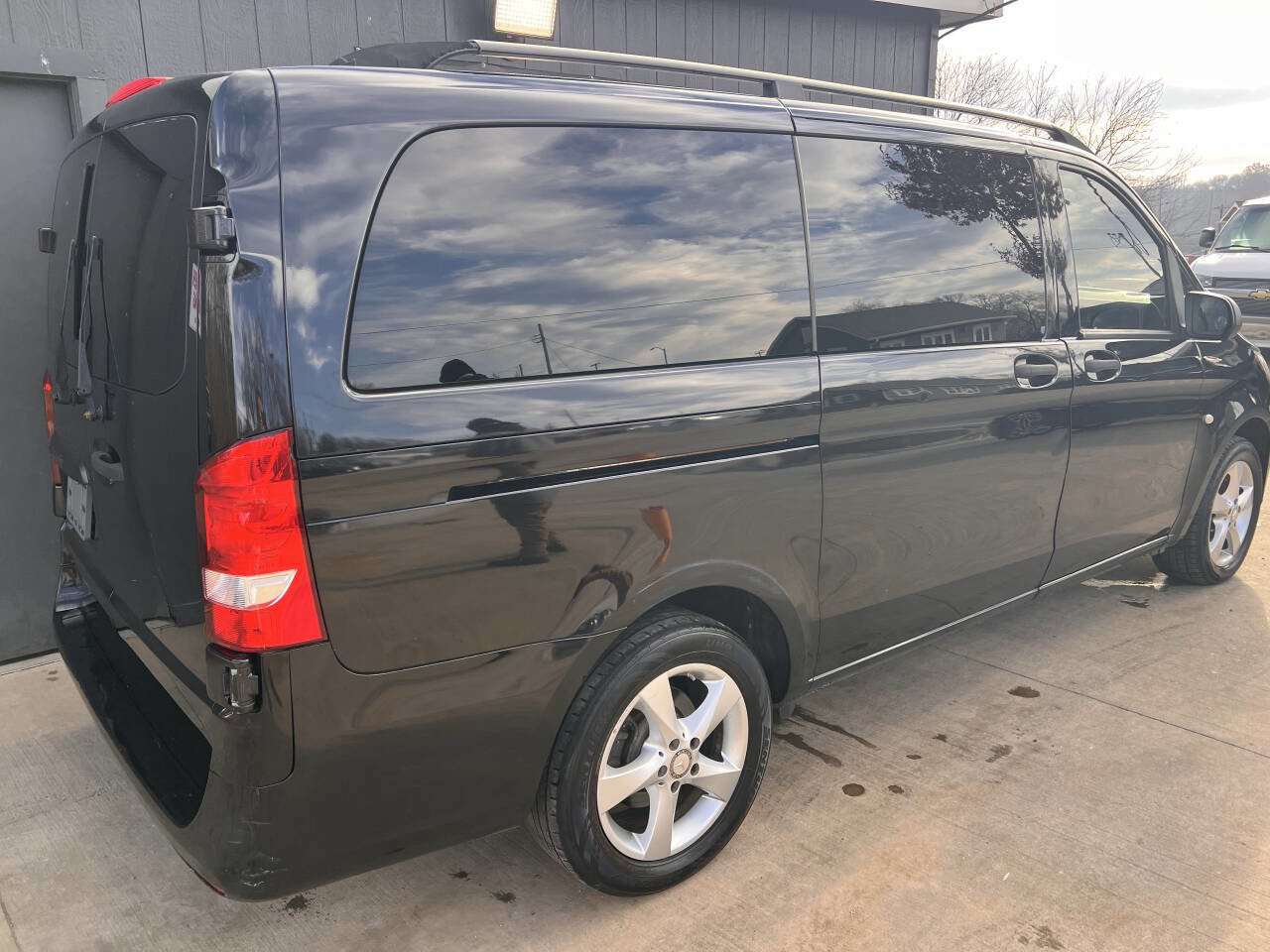 Used 2018 Mercedes-Benz Metris Passenger image 7