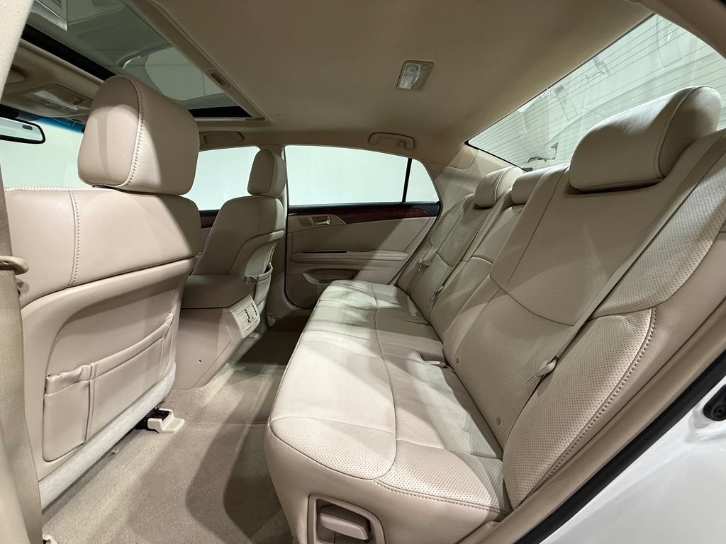 Used 2012 Toyota Avalon Limited FWD image 19