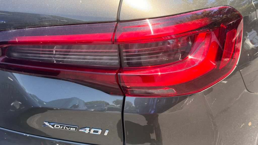 Used 2023 BMW X5 xDrive40i w/ M Sport Package AWD/4WD image 9