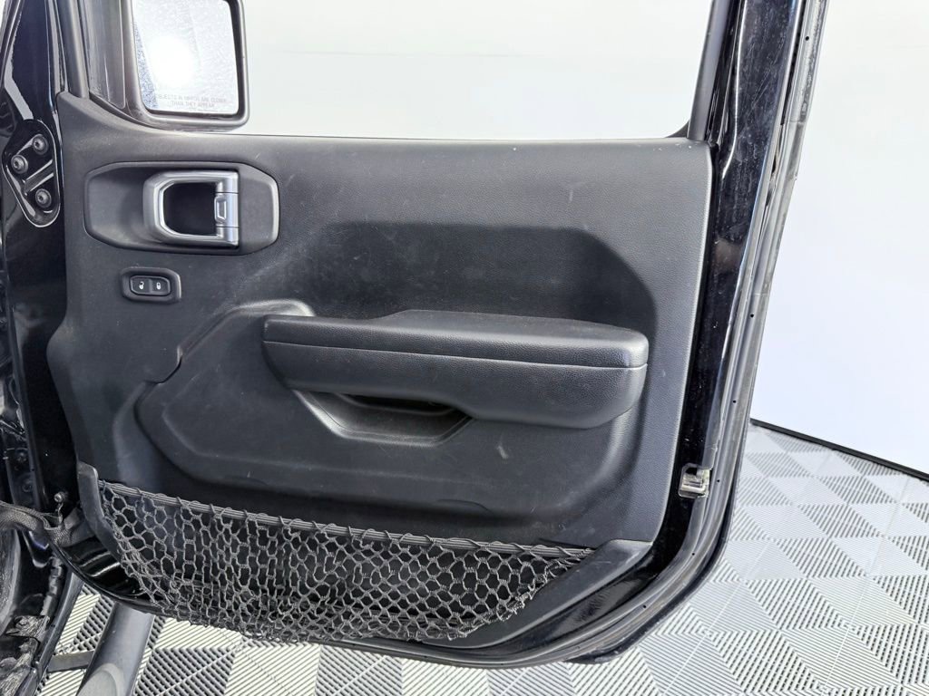 Used 2018 Jeep Wrangler Unlimited Sport S image 11