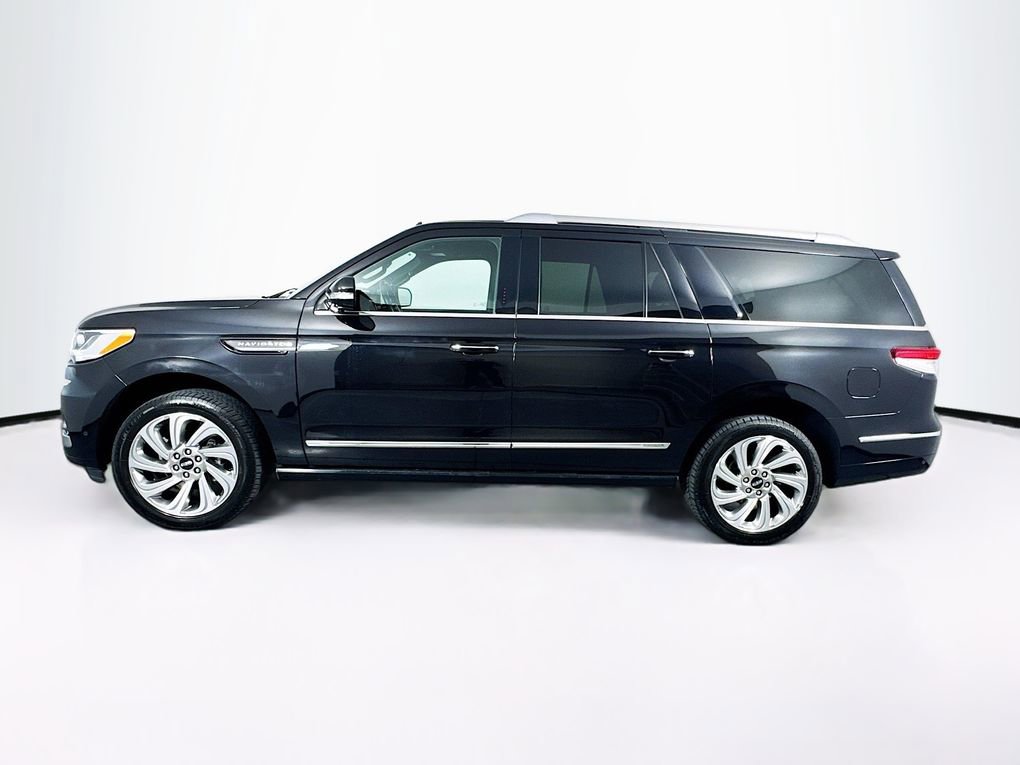 Used 2024 Lincoln Navigator L 4WD image 6