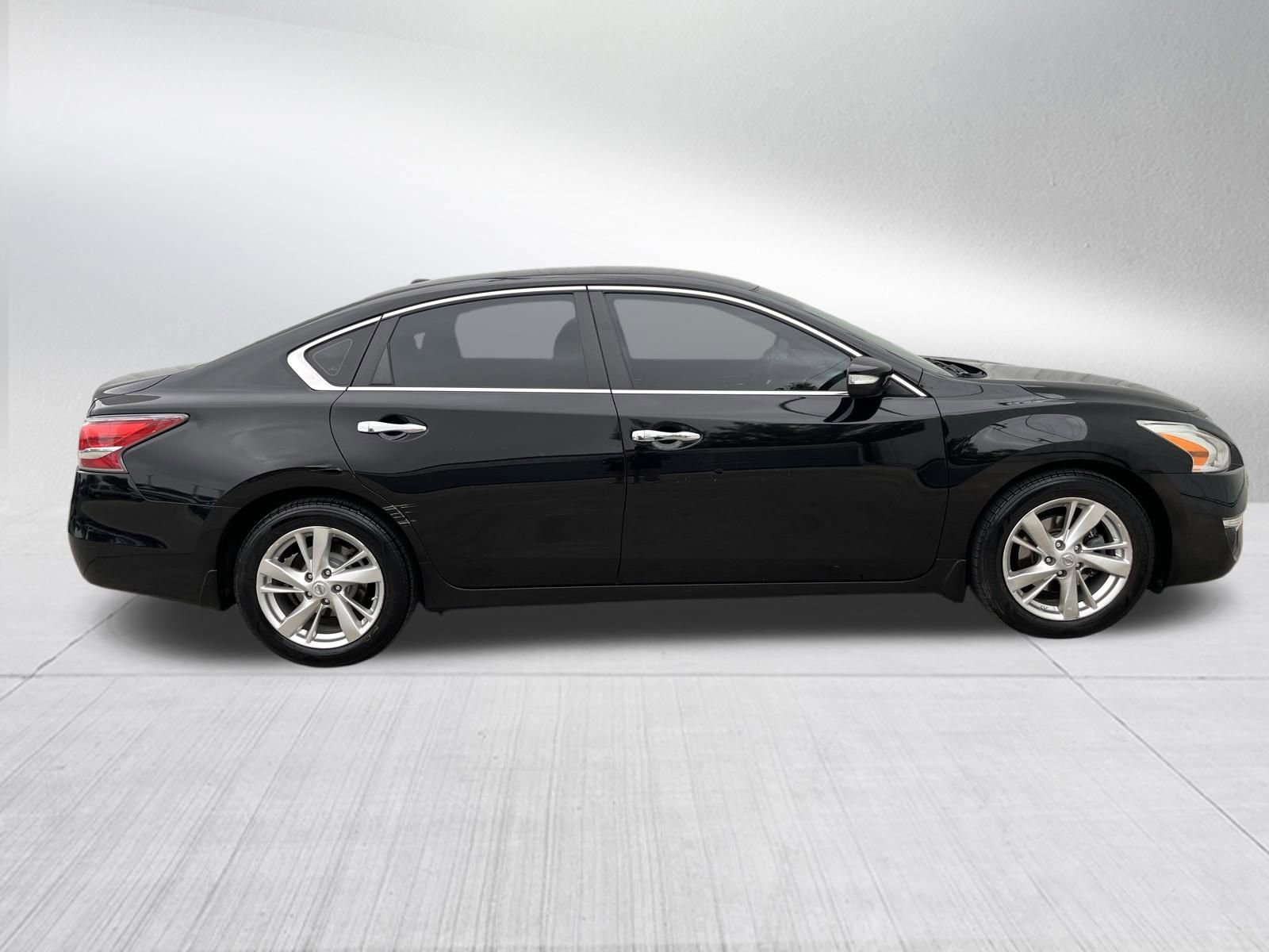 Used 2015 Nissan Altima 2.5 SL FWD image 5