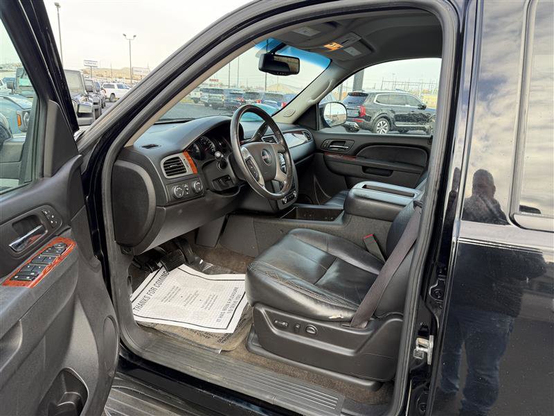 Used 2012 GMC Yukon XL SLT w/ SLT-2 Equipment Package image 8