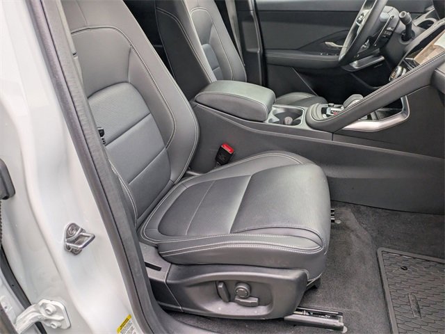 Used 2024 Jaguar E-PACE R-Dynamic SE image 18