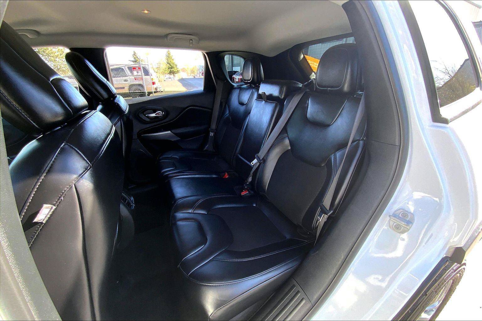 Certified 2021 Jeep Cherokee Latitude Plus AWD/4WD image 26