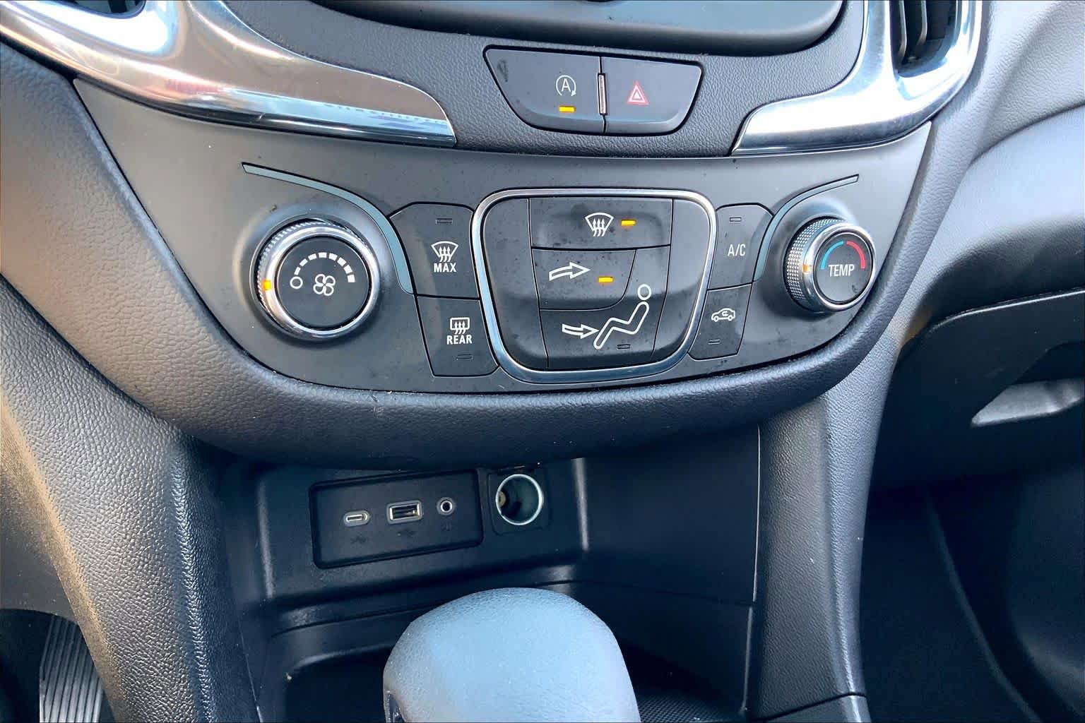 Used 2023 Chevrolet Equinox LT FWD image 32