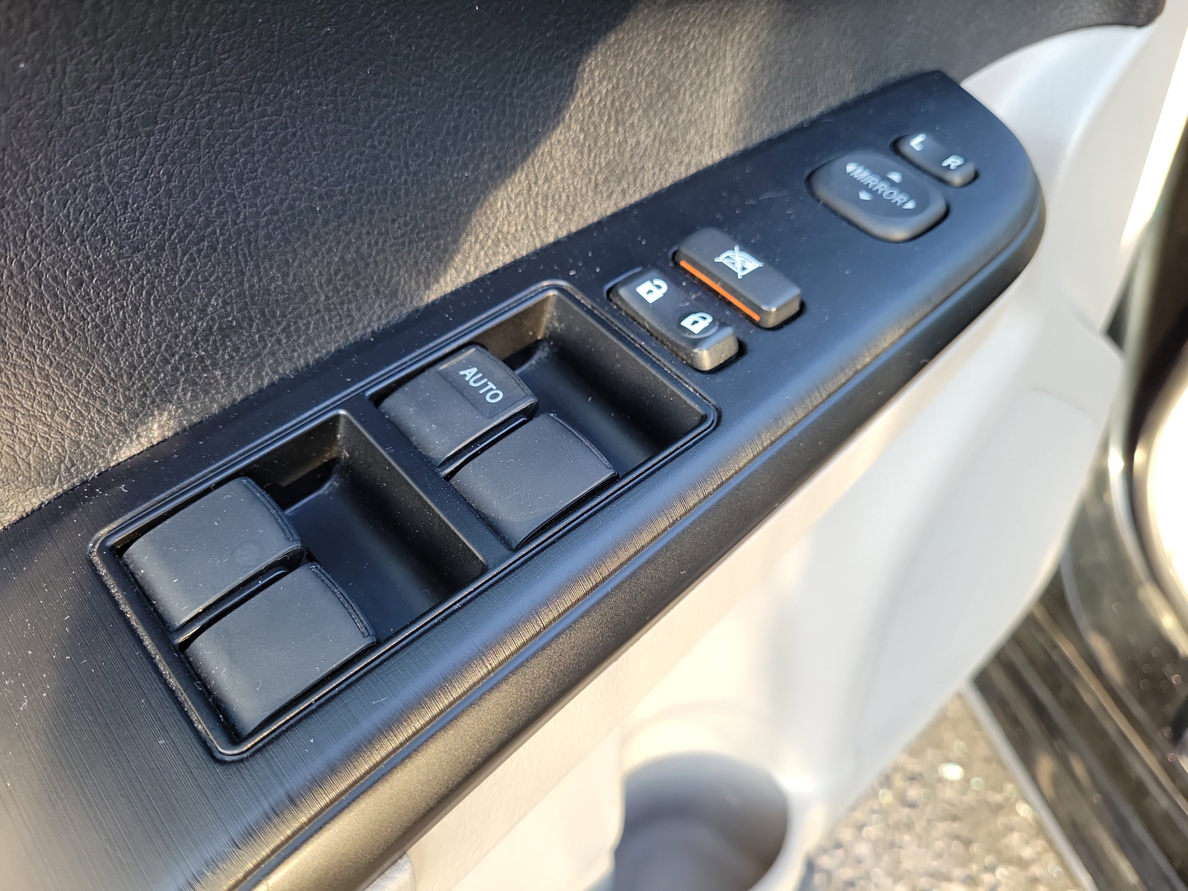 Used 2013 Toyota Camry LE image 15