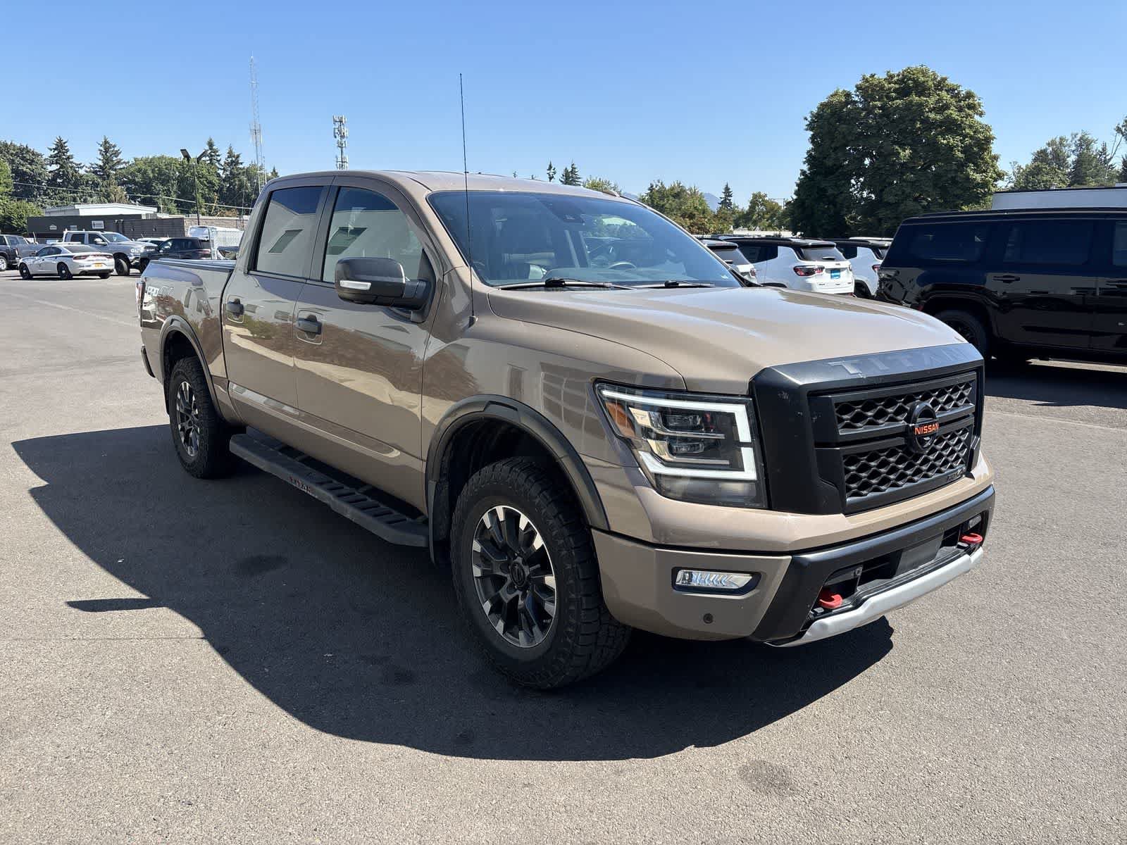 Used 2020 Nissan Titan PRO-4X w/ Pro-4x Convenience Package AWD/4WD image 6