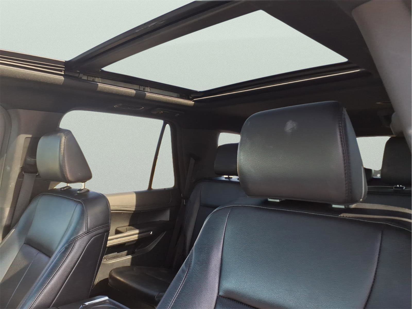 Used 2021 Ford Expedition XLT image 5