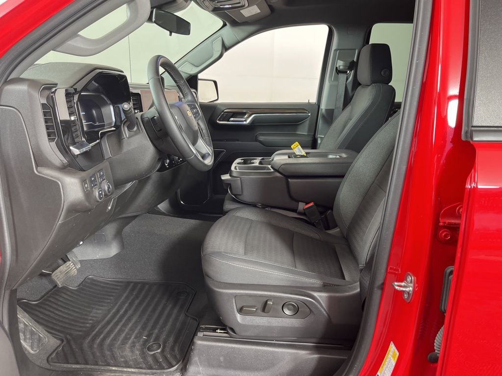 Used 2024 Chevrolet Silverado 1500 LT image 17