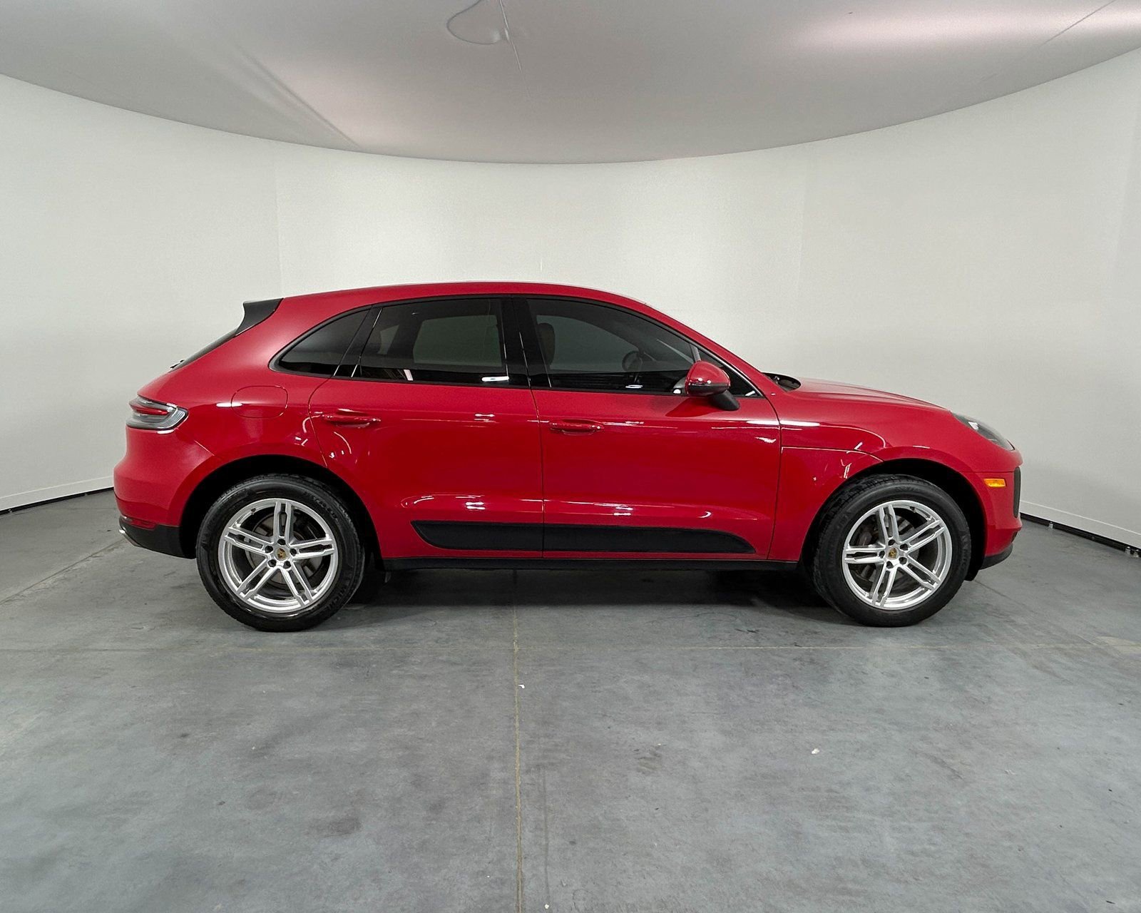 Used 2020 Porsche Macan image 8