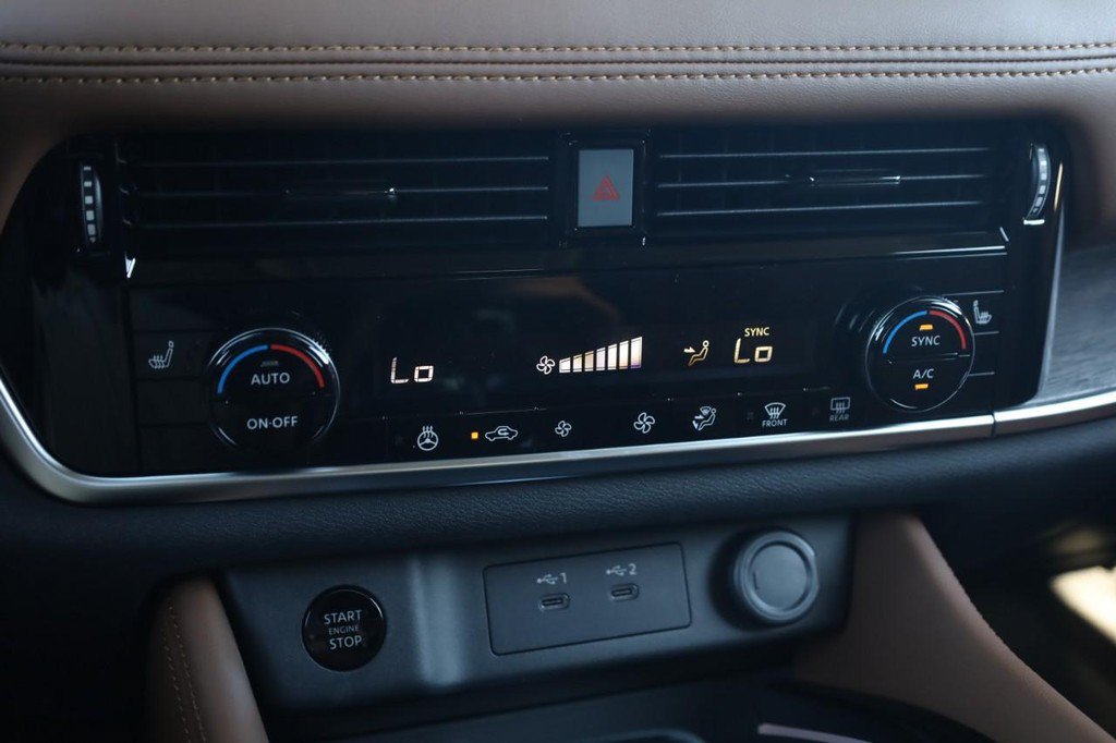 New 2026 Nissan Rogue Platinum AWD/4WD image 13