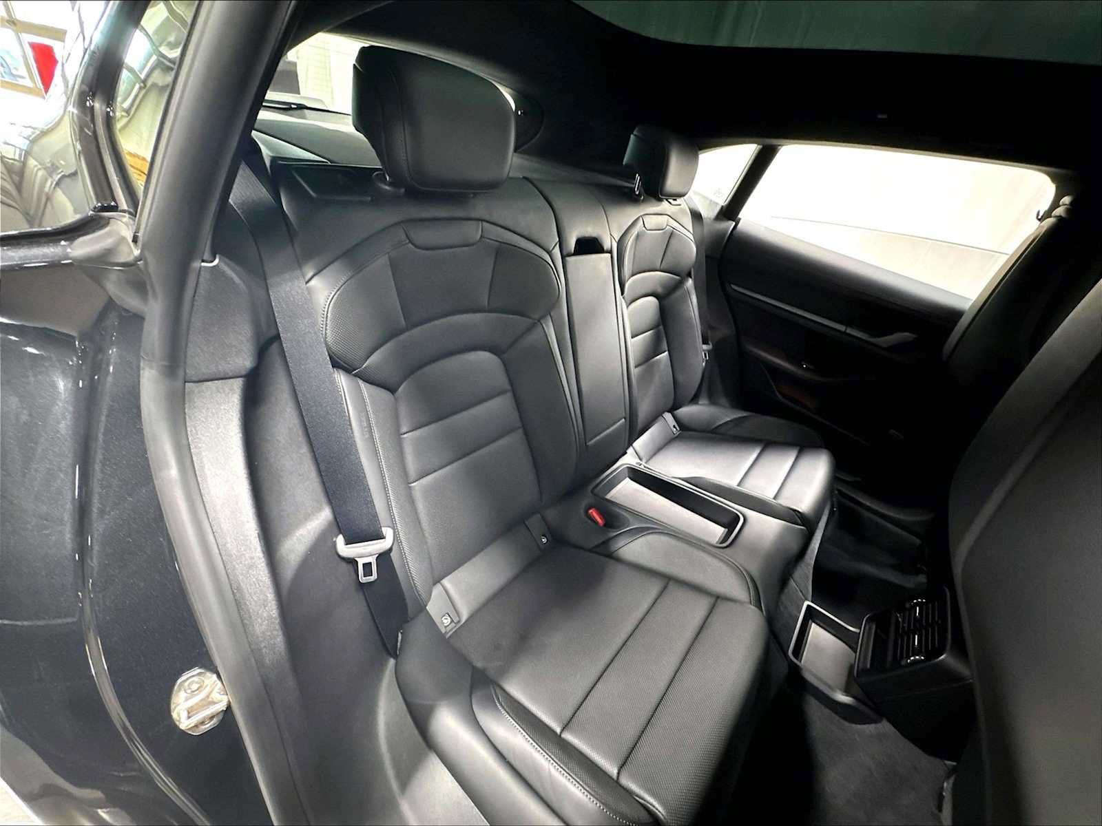 Used 2025 Porsche Taycan 4S AWD/4WD image 31