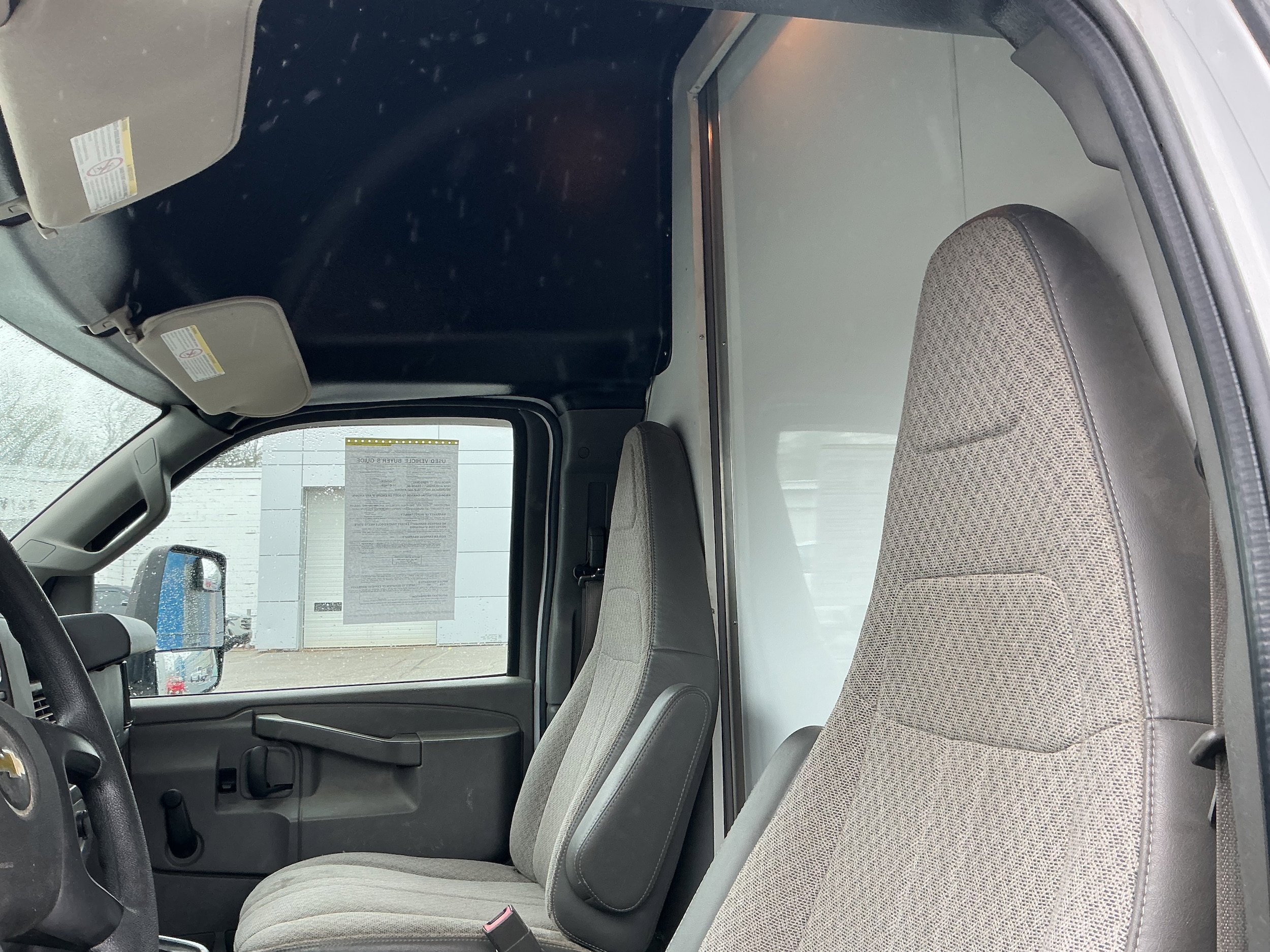 Used 2016 Chevrolet Express 3500 Extended RWD image 6