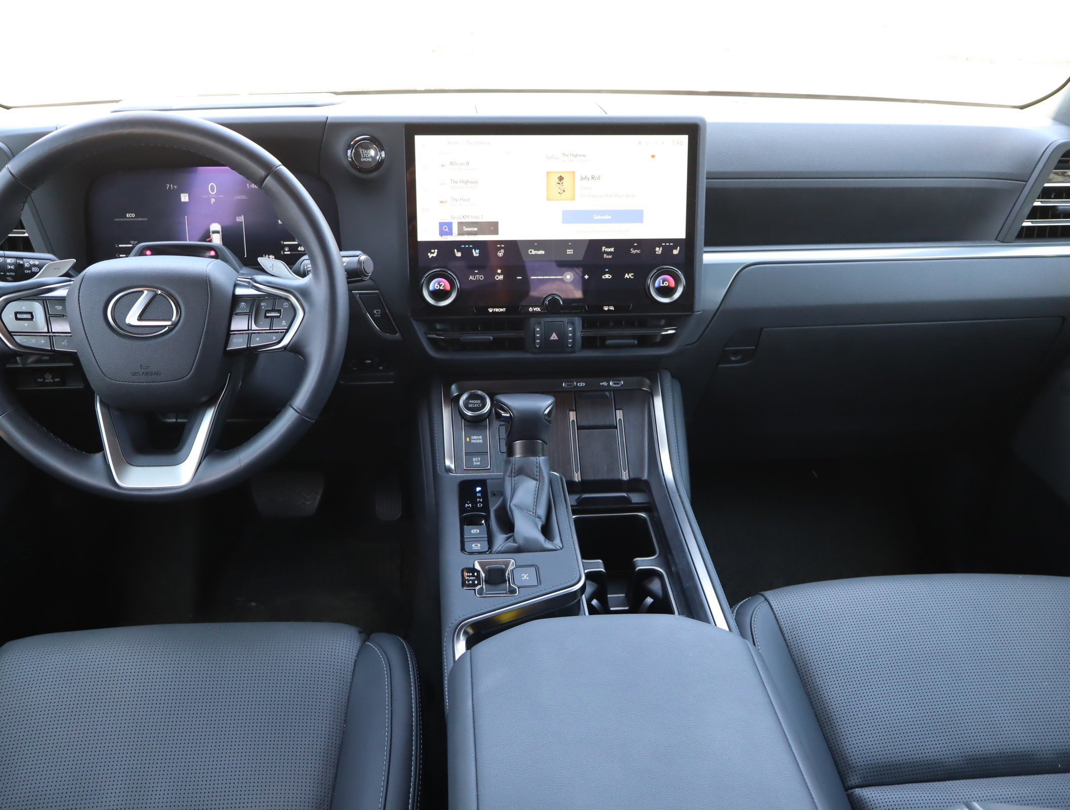 Used 2025 Lexus GX 550 w/ Accessory Package (2T) AWD/4WD image 15