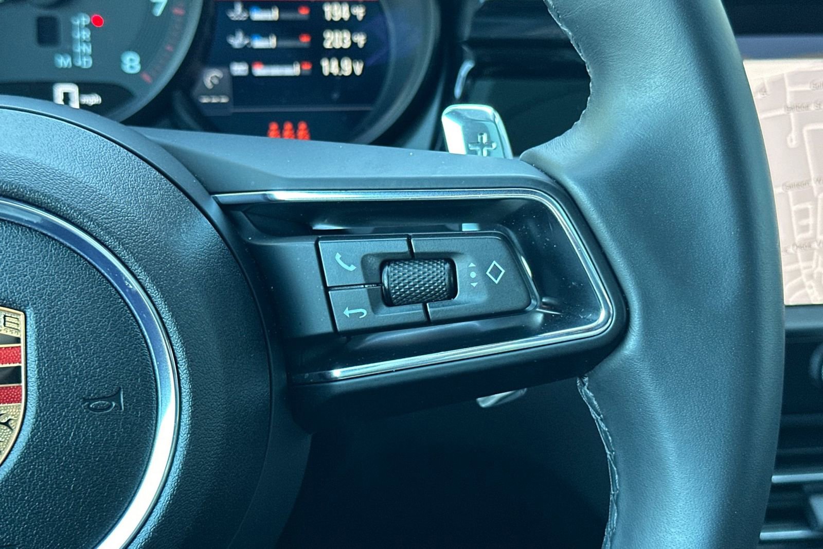 Used 2025 Porsche Macan image 31