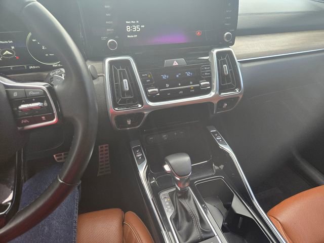 Used 2023 Kia Sorento SX Prestige image 2