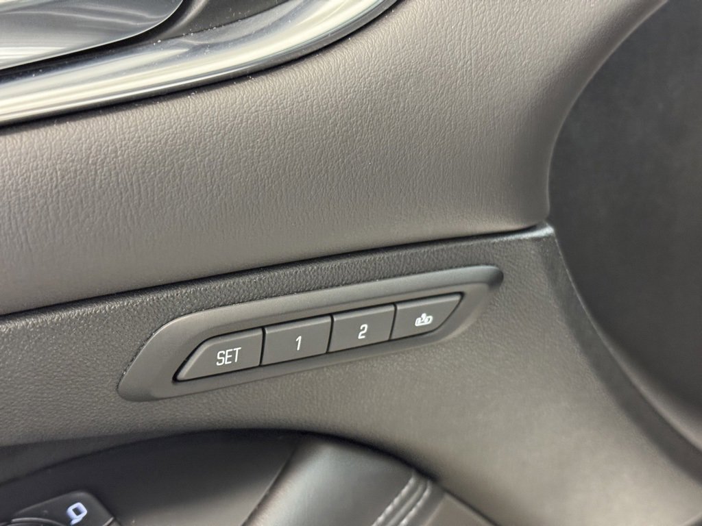 Used 2019 Buick LaCrosse Essence image 10