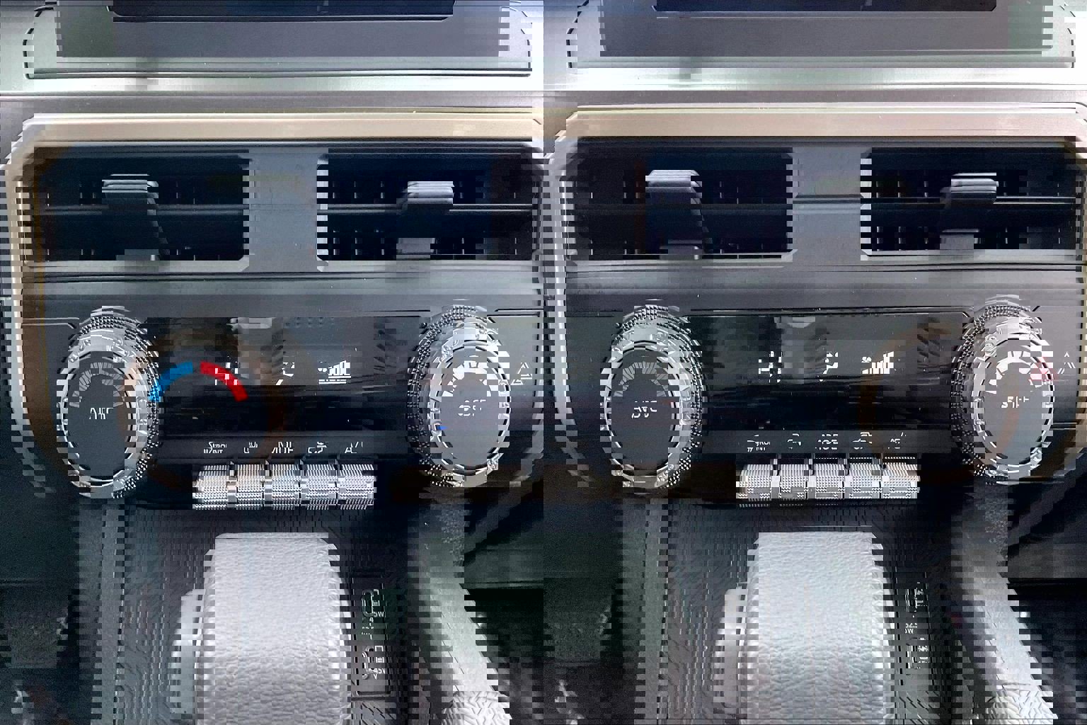 Used 2025 Toyota Tacoma TRD Off-Road image 37