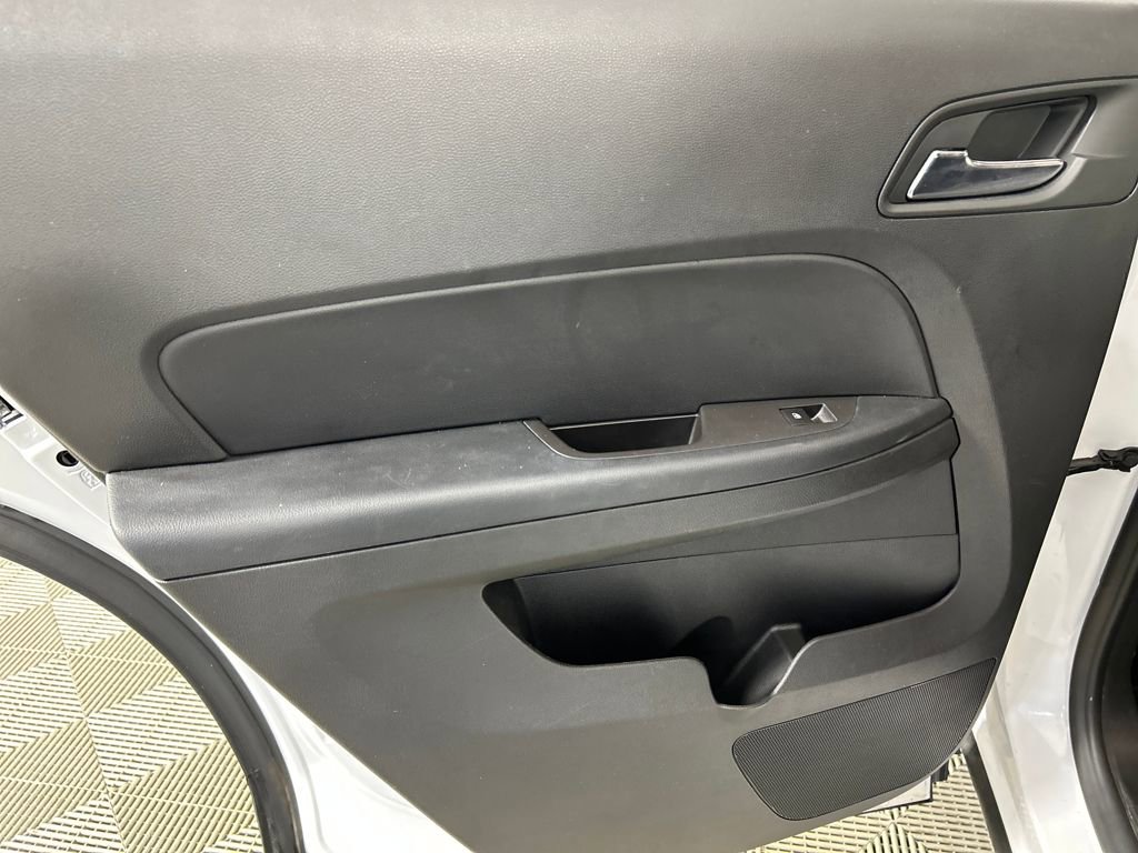 Used 2017 Chevrolet Equinox LT w/ Convenience Package image 15