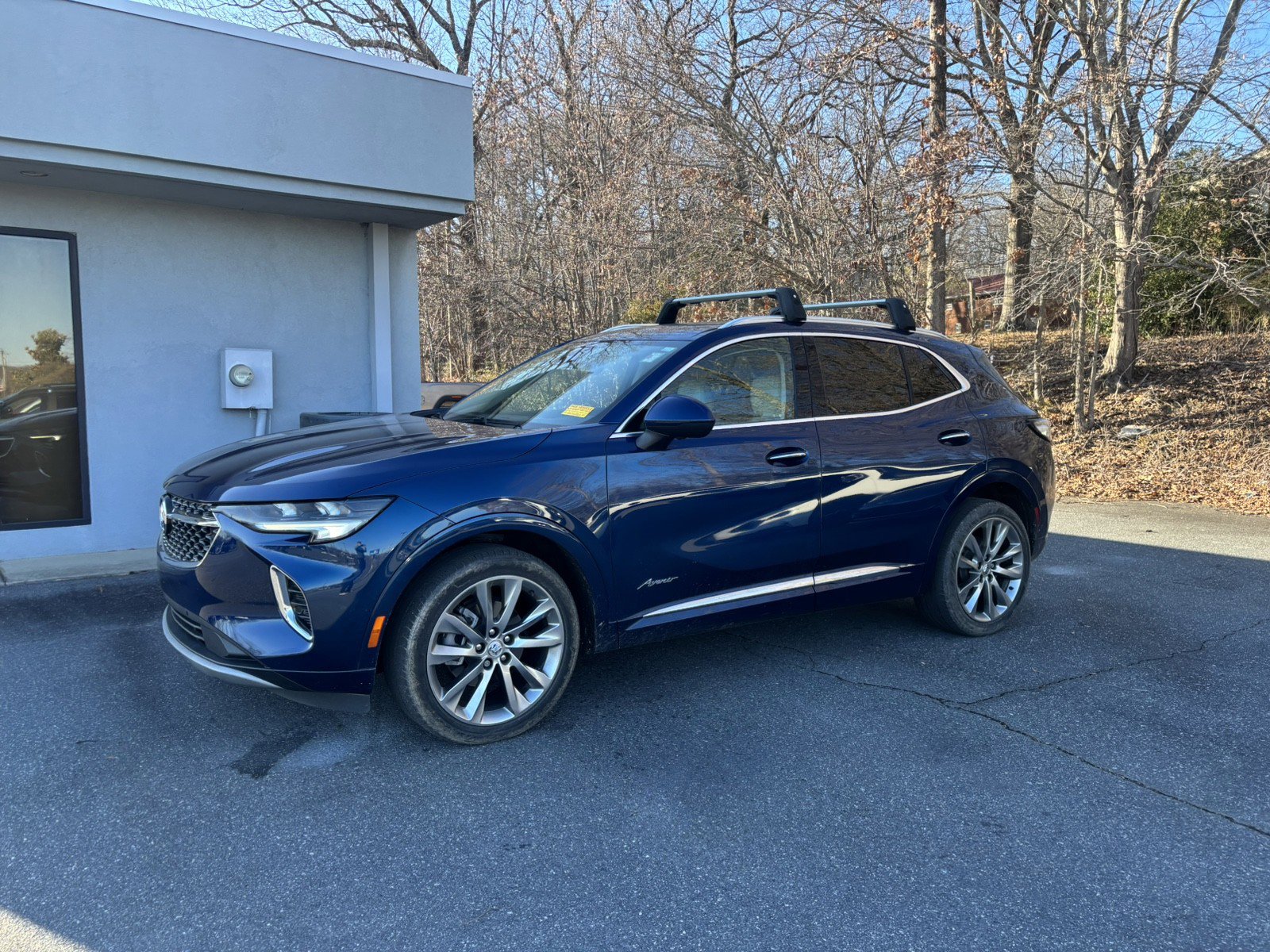 Used 2022 Buick Envision Avenir w/ Safety Package image 2
