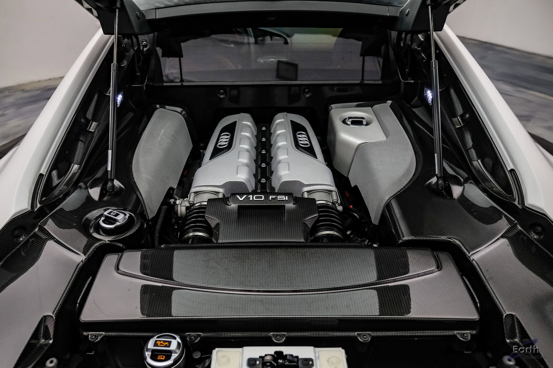 Used 2010 Audi R8 V10 image 3