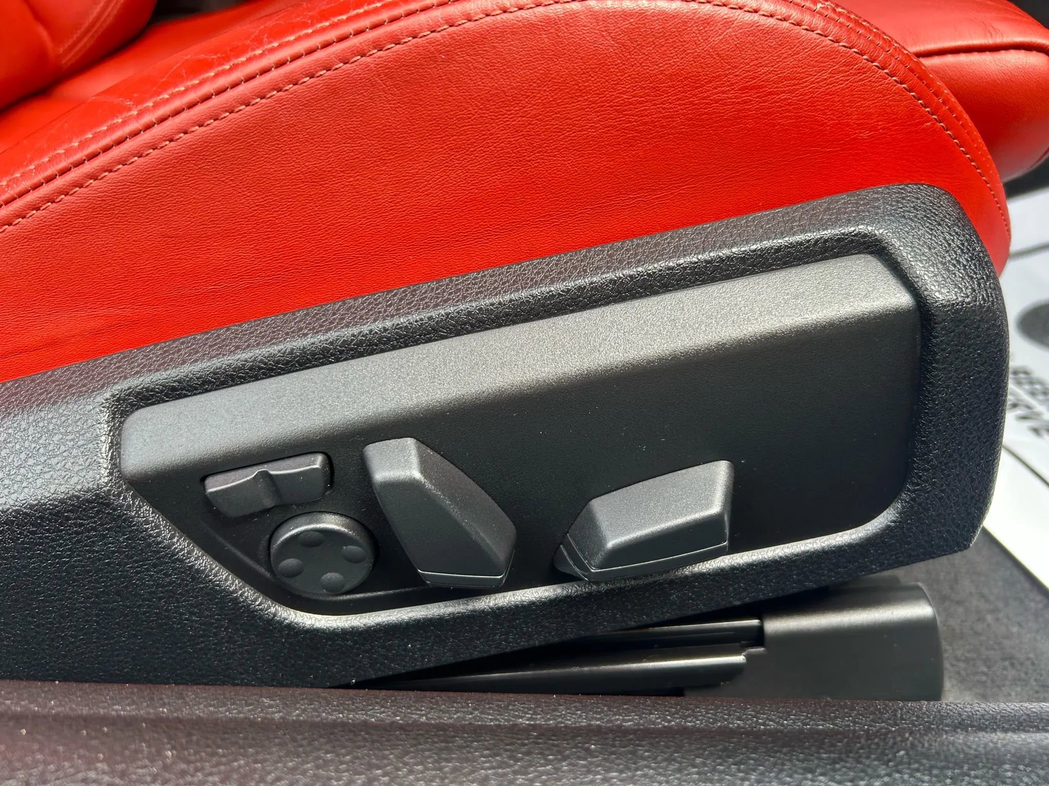 Used 2015 BMW M4 Convertible image 53