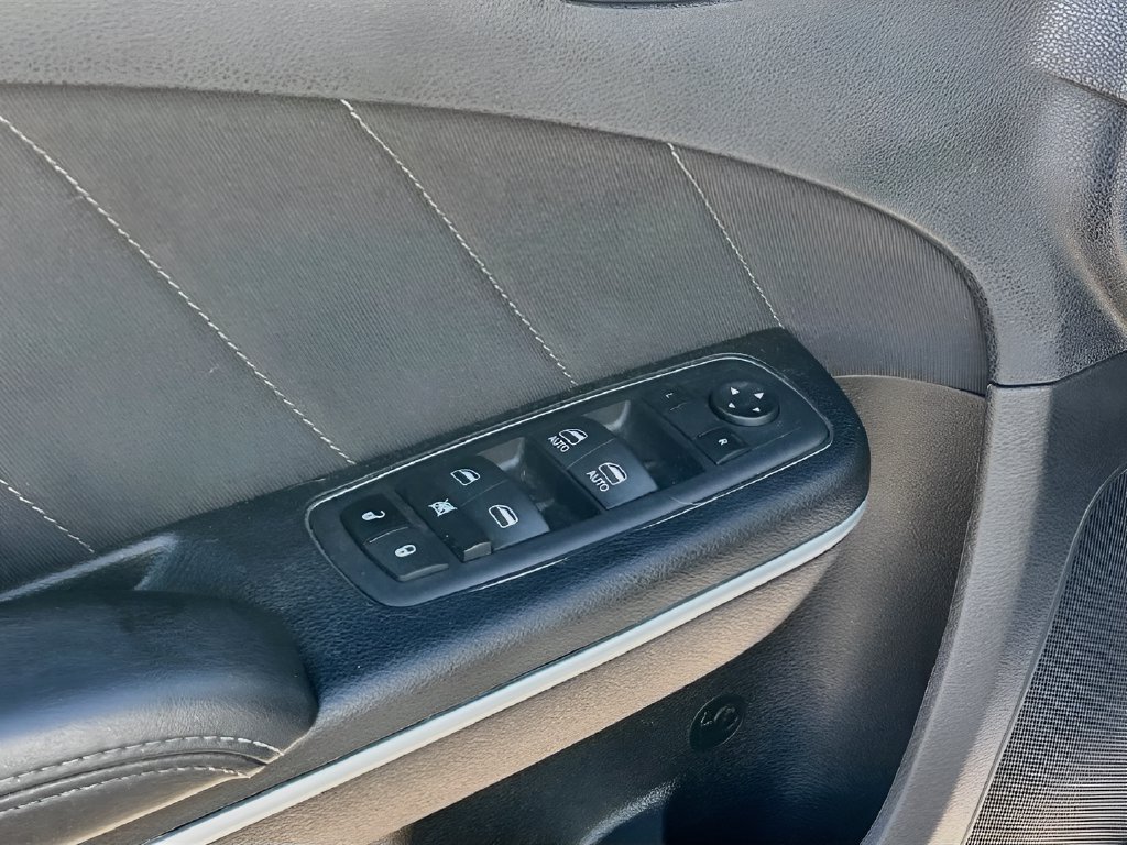 Used 2023 Dodge Charger SXT RWD image 17