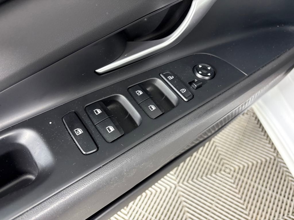 Used 2024 Hyundai Elantra SEL image 13